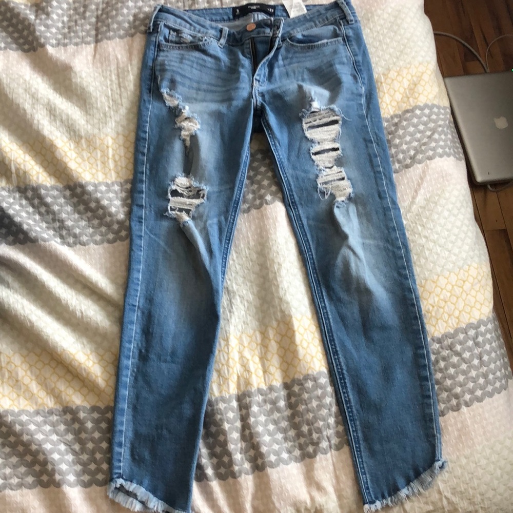 Cropped distressed jean!